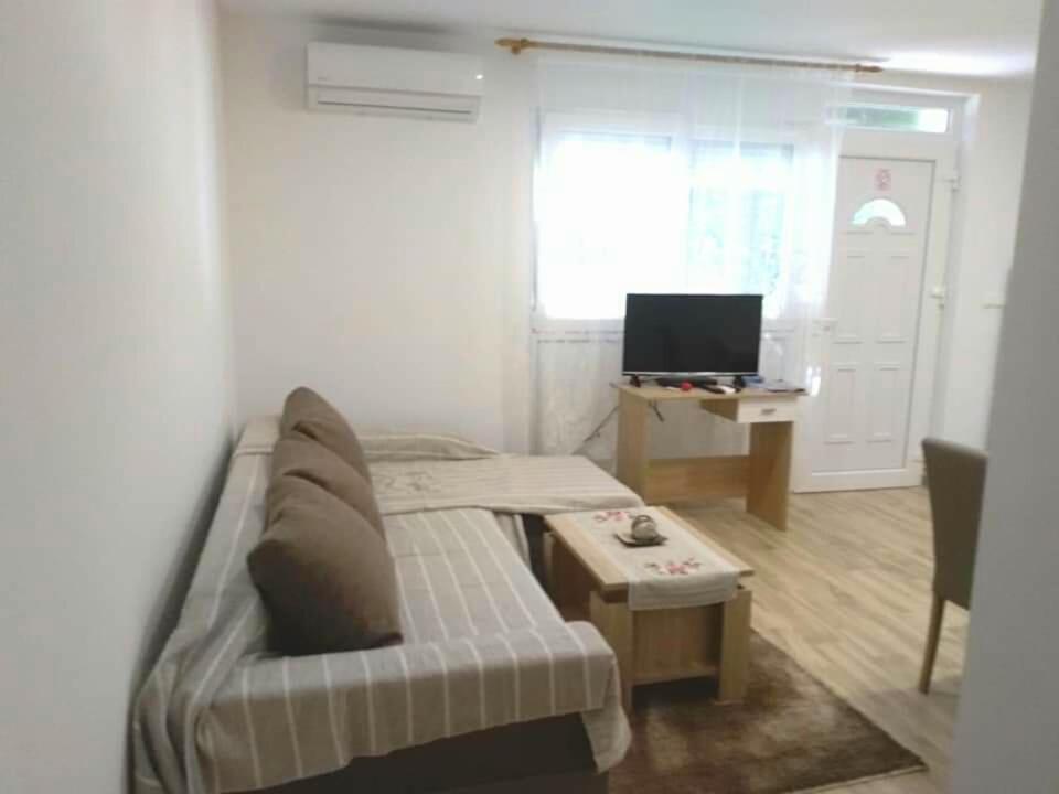 Apartmani Ruzmarin - Seget Donji, Трогир Экстерьер фото
