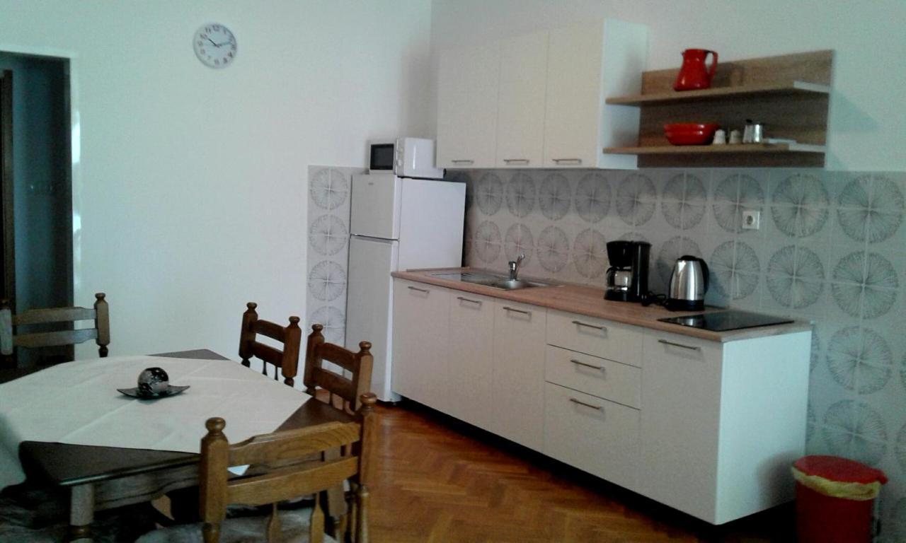 Apartmani Ruzmarin - Seget Donji, Трогир Экстерьер фото