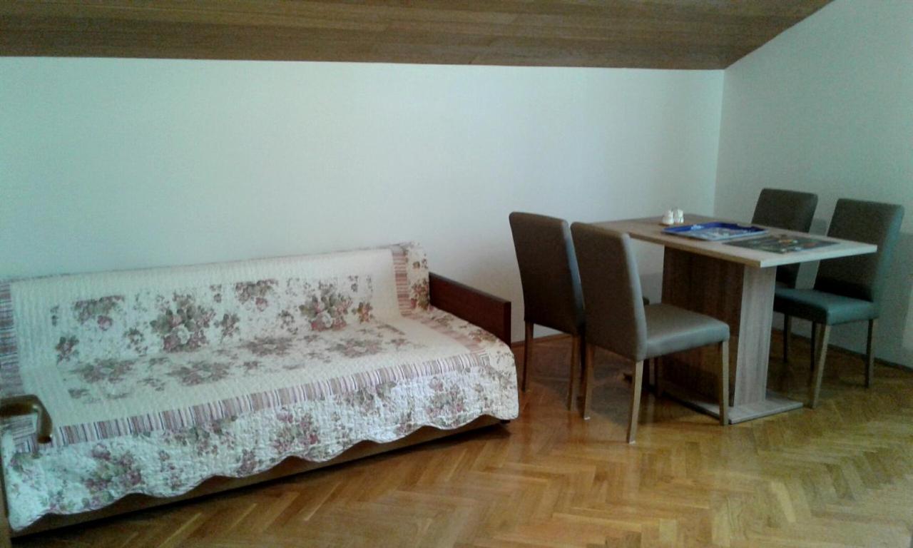 Apartmani Ruzmarin - Seget Donji, Трогир Экстерьер фото