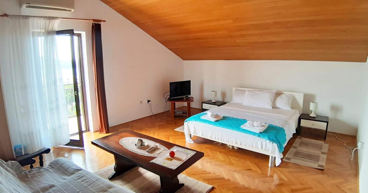 Apartmani Ruzmarin - Seget Donji, Трогир Экстерьер фото