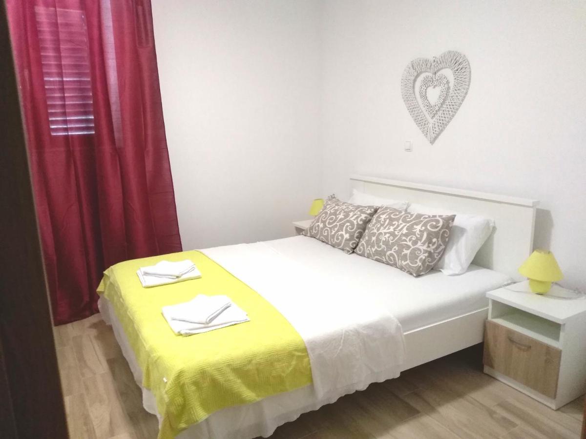 Apartmani Ruzmarin - Seget Donji, Трогир Экстерьер фото