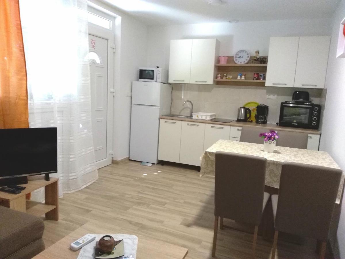 Apartmani Ruzmarin - Seget Donji, Трогир Экстерьер фото