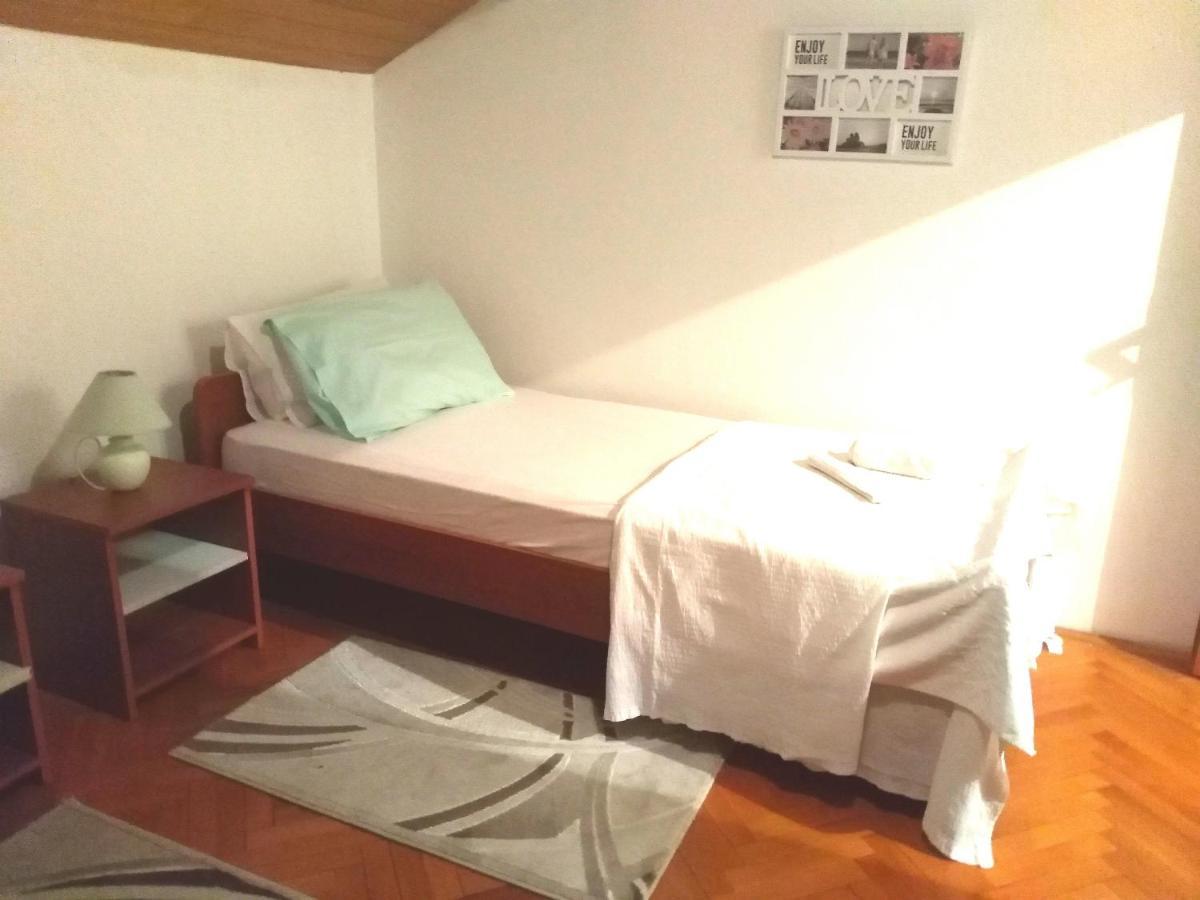 Apartmani Ruzmarin - Seget Donji, Трогир Экстерьер фото
